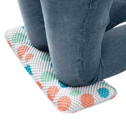 polka dot bath mat with kneeling cushion